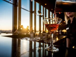 Coole Rooftop-Bars: Cocktails mit perfekter Aussicht