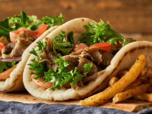 Gyros-Pita mit Zaziki: griechischer Snack neu gedacht