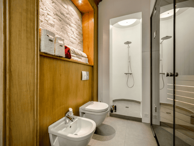 Die Klobürste hat ausgedient: Warum Hotels den WC-Reiniger abschaffen